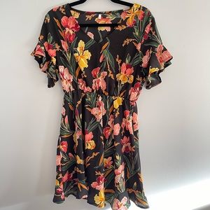 V neck floral print, flutter hem dress size XL